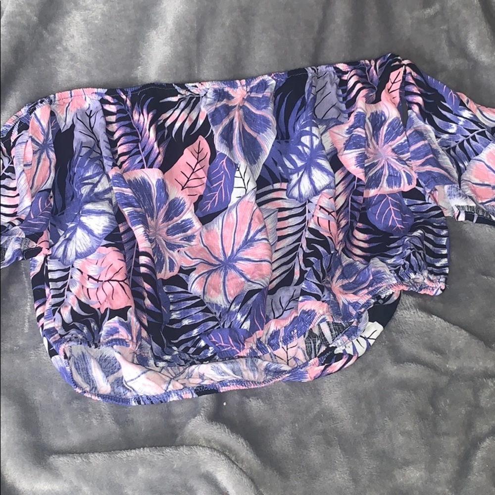 Off the shoulder fashion nova crop top